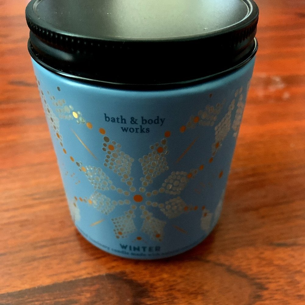 Bath & Body Works Winter Single Wick Candle – NWT
